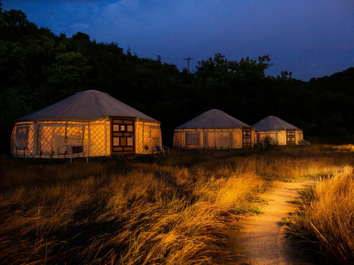 直島町ふるさと海の家 つつじ荘 -Seaside Park Stay Tsutsujiso- Экстерьер фото