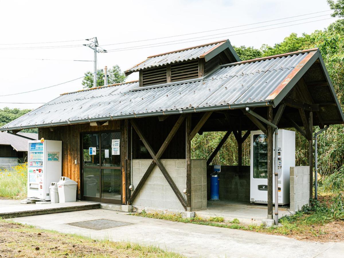 直島町ふるさと海の家 つつじ荘 -Seaside Park Stay Tsutsujiso- Экстерьер фото